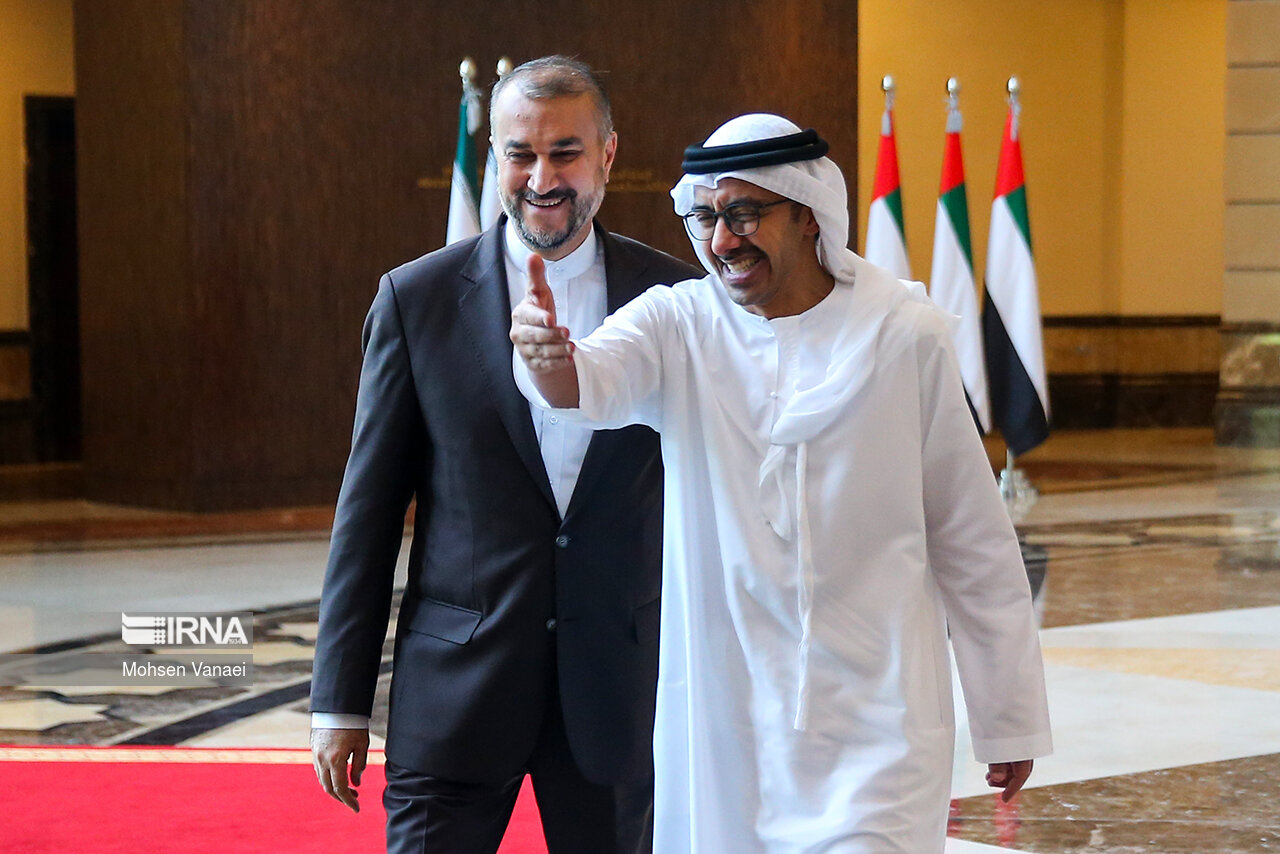 متن و حاشیه سفر وزیر خارجه به چهارگوشه کشورهای حاشیه خلیج فارس